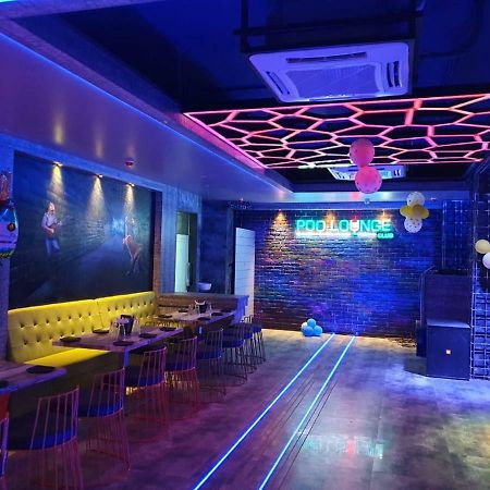 ホテルVirat Ambe Sports Club Ulhāsnagar エクステリア 写真