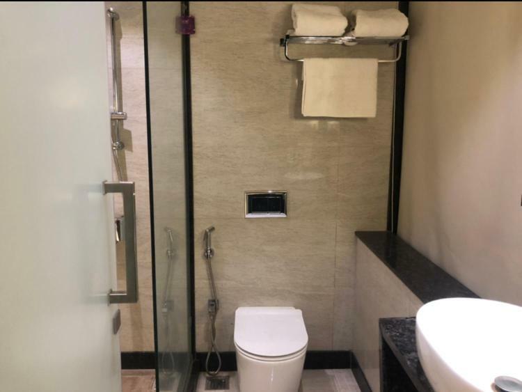 ホテルVirat Ambe Sports Club Ulhāsnagar エクステリア 写真