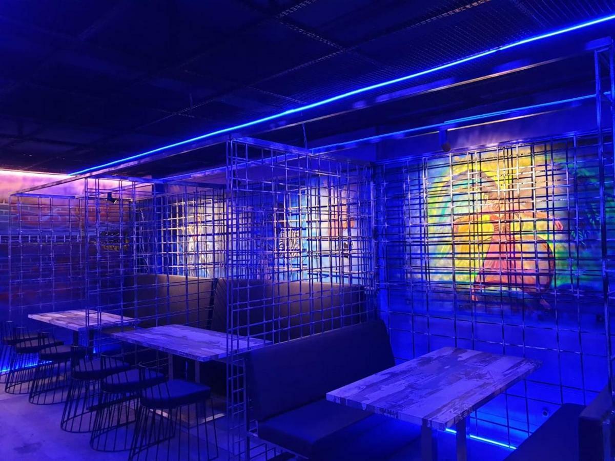 ホテルVirat Ambe Sports Club Ulhāsnagar エクステリア 写真